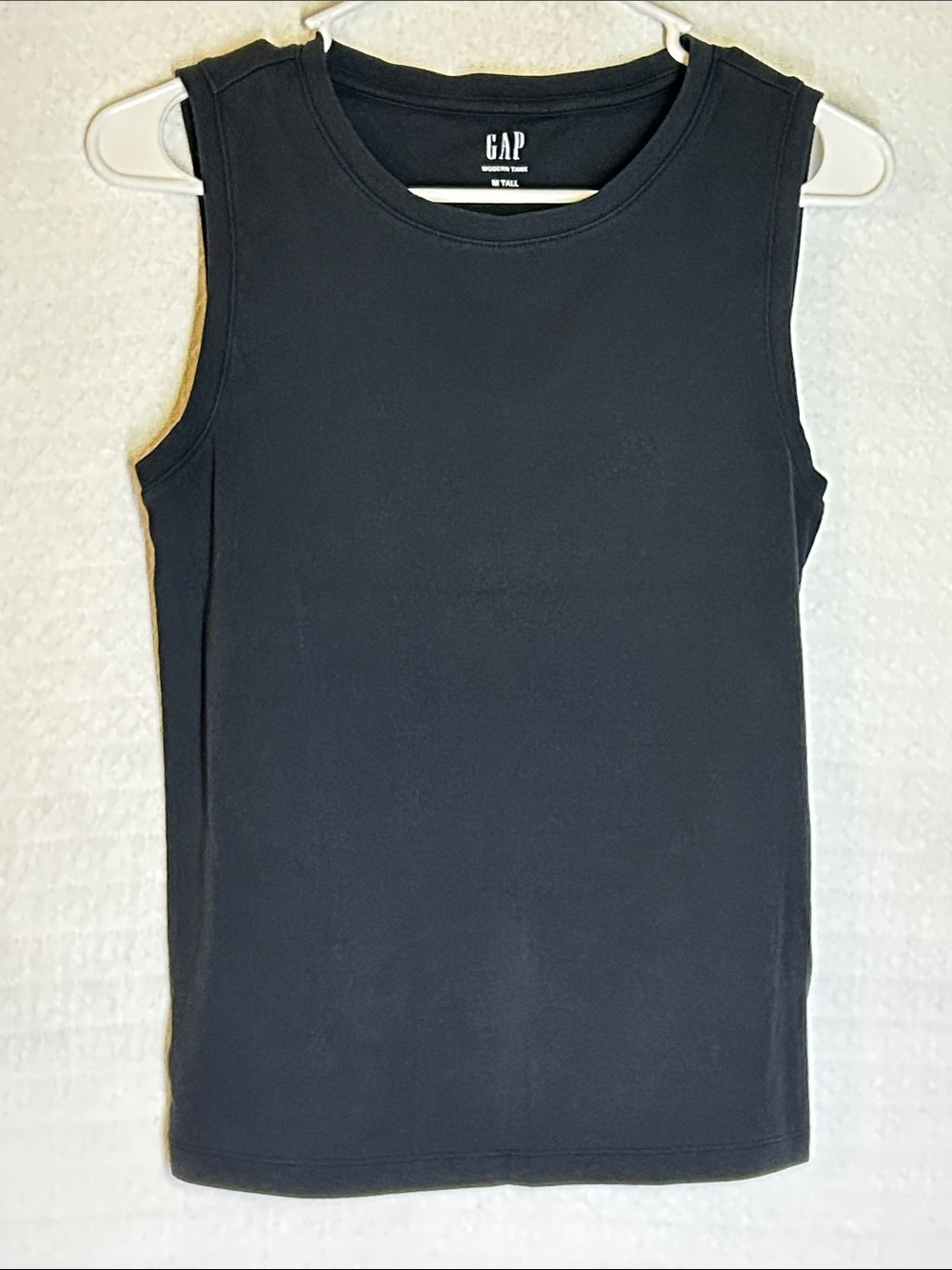 GAP Black Muscle Tank Top